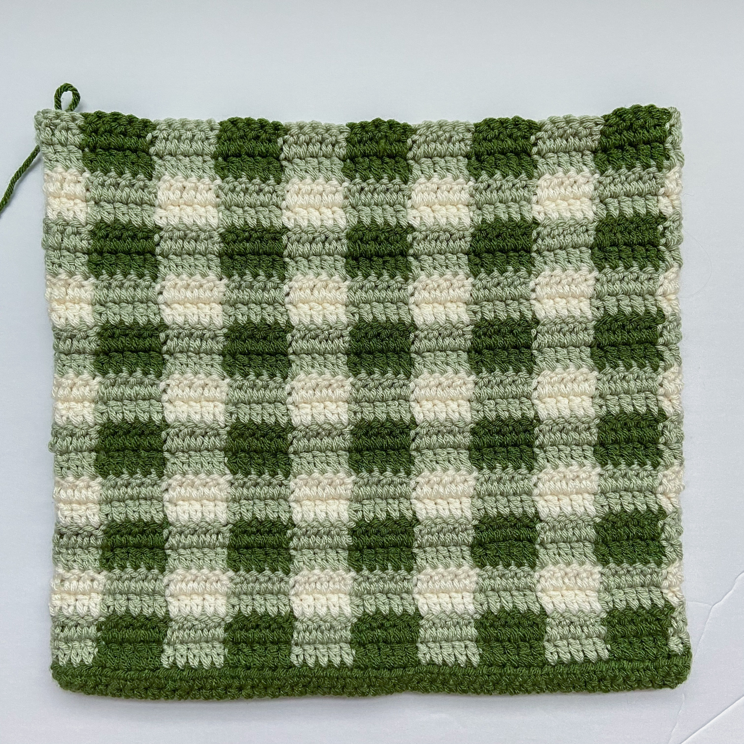Simple Crochet Gingham Tote Bag - Free Pattern + Video Tutorial