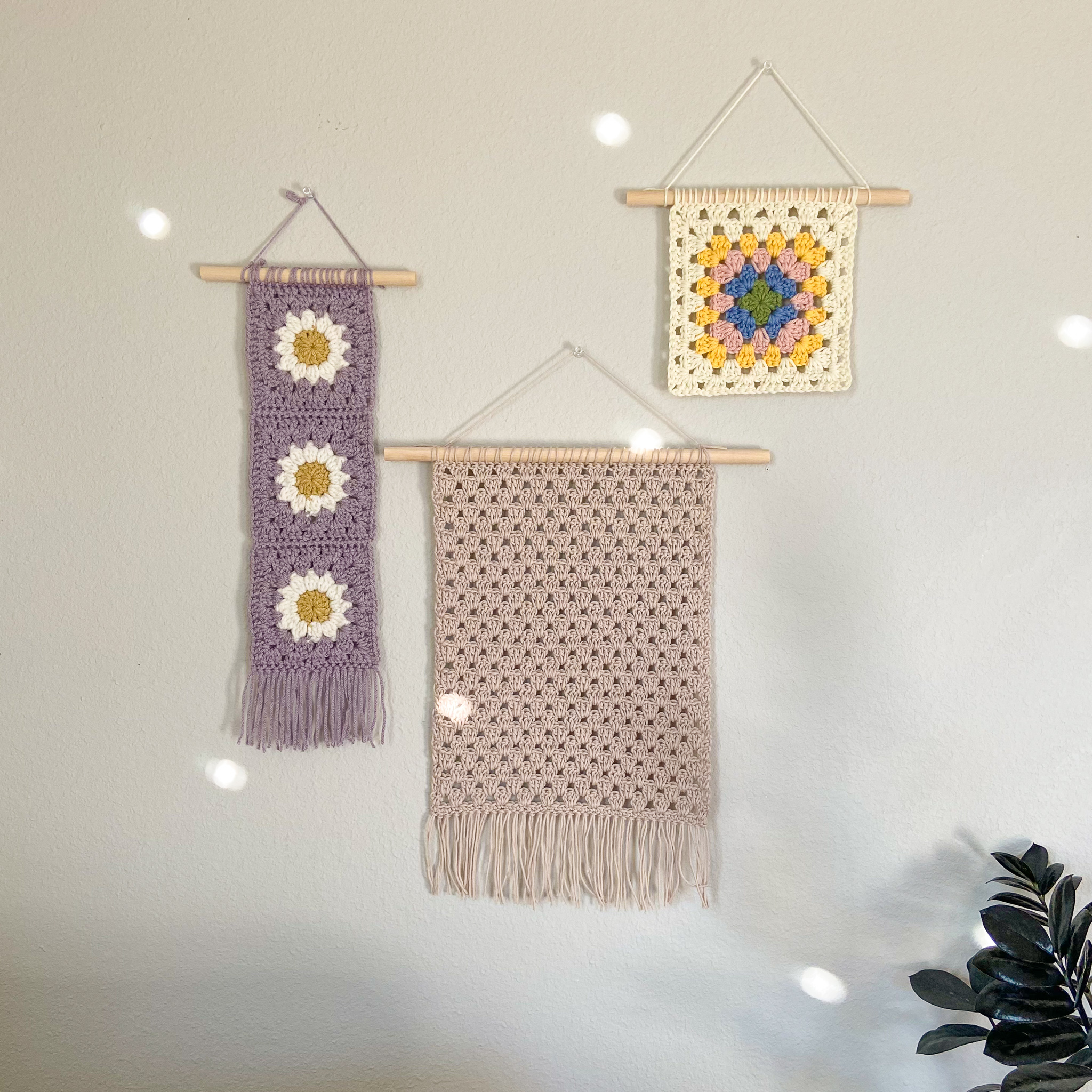 3 Crochet Wall Hanging Designs - FREE Pattern + Video Tutorial - Hayhay 