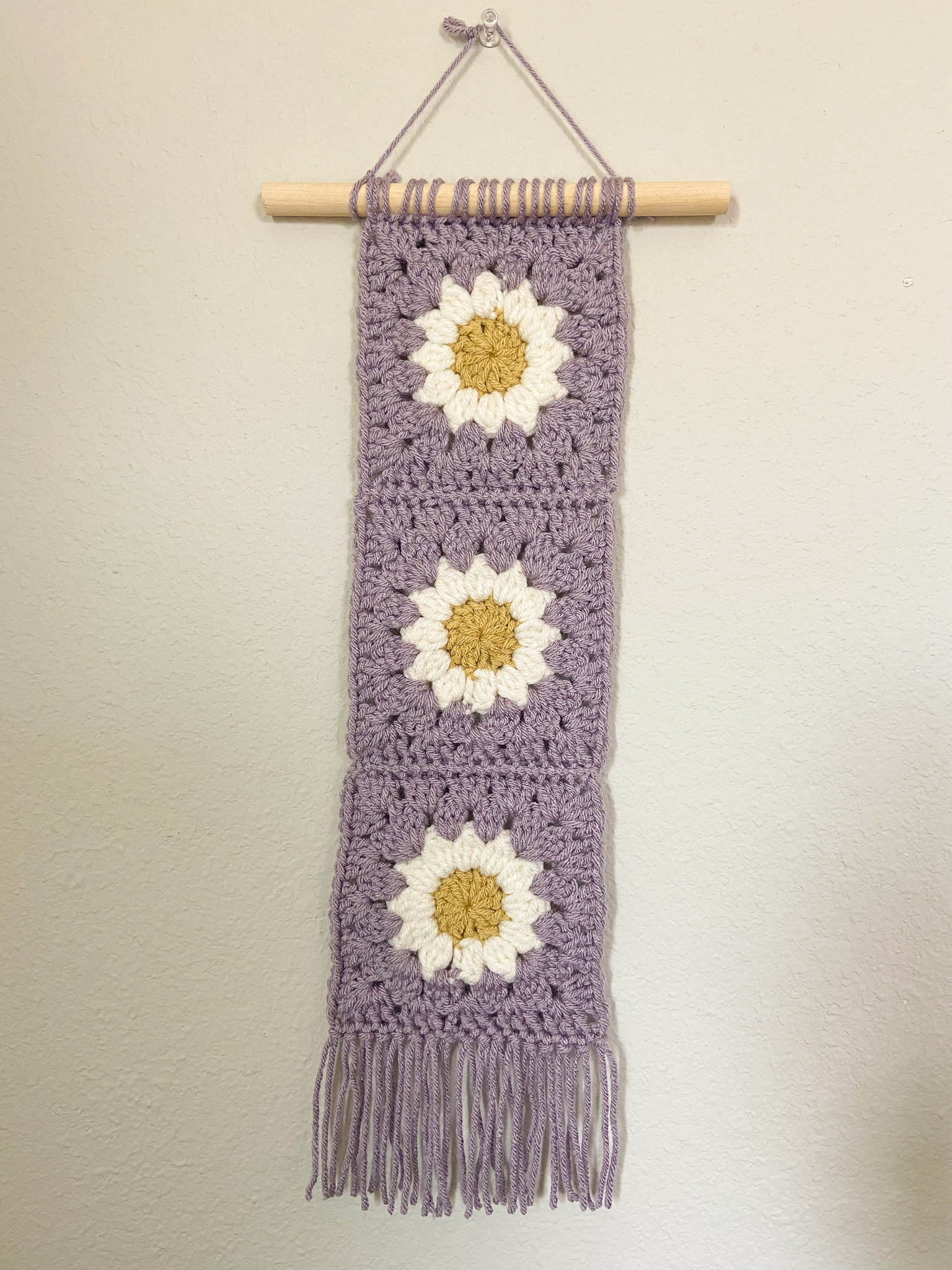 3 Crochet Wall Hanging Designs FREE Pattern + Video Tutorial Hayhay