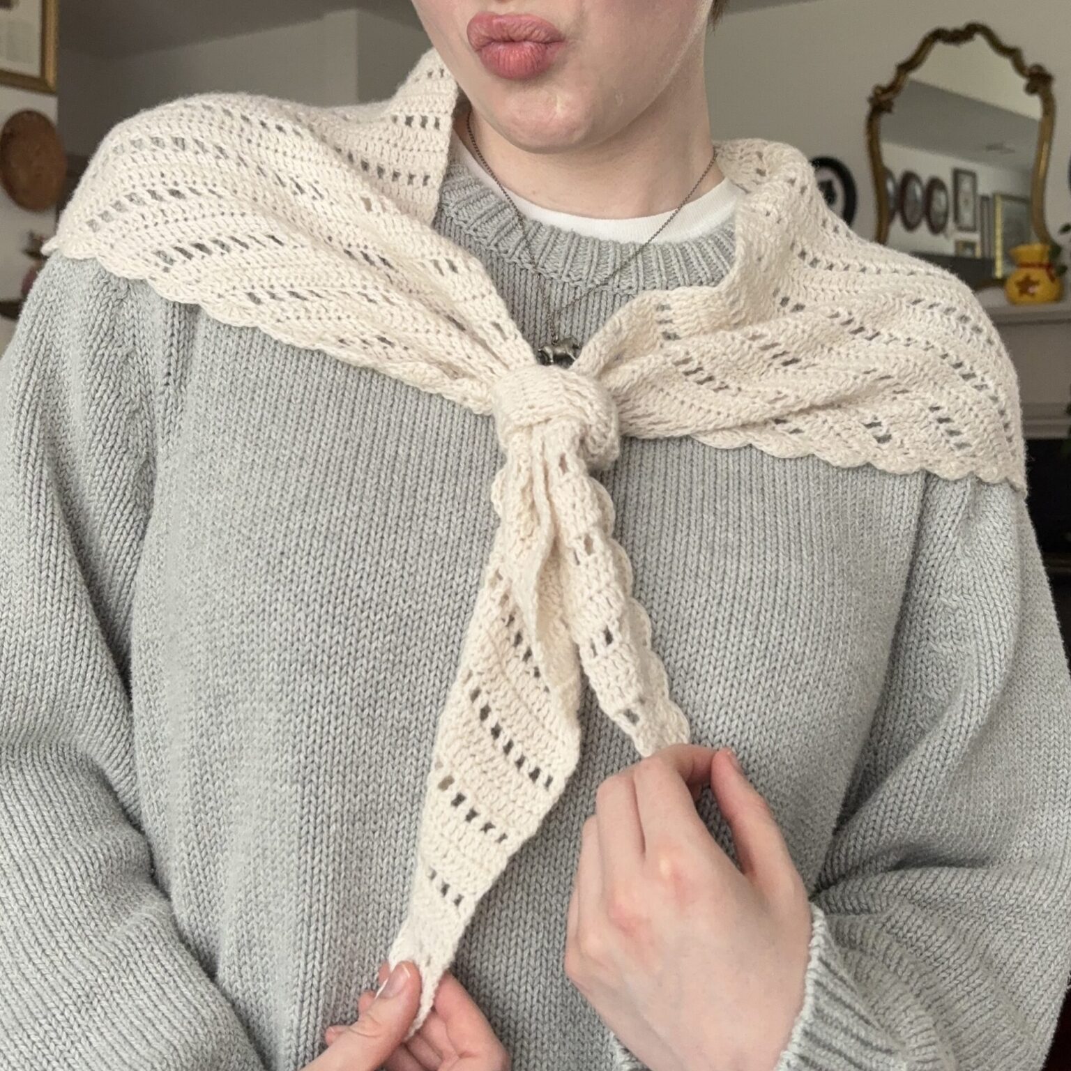 Simple Crochet Triangle Head Hip Scarf - FREE Pattern + Video Tutorial ...